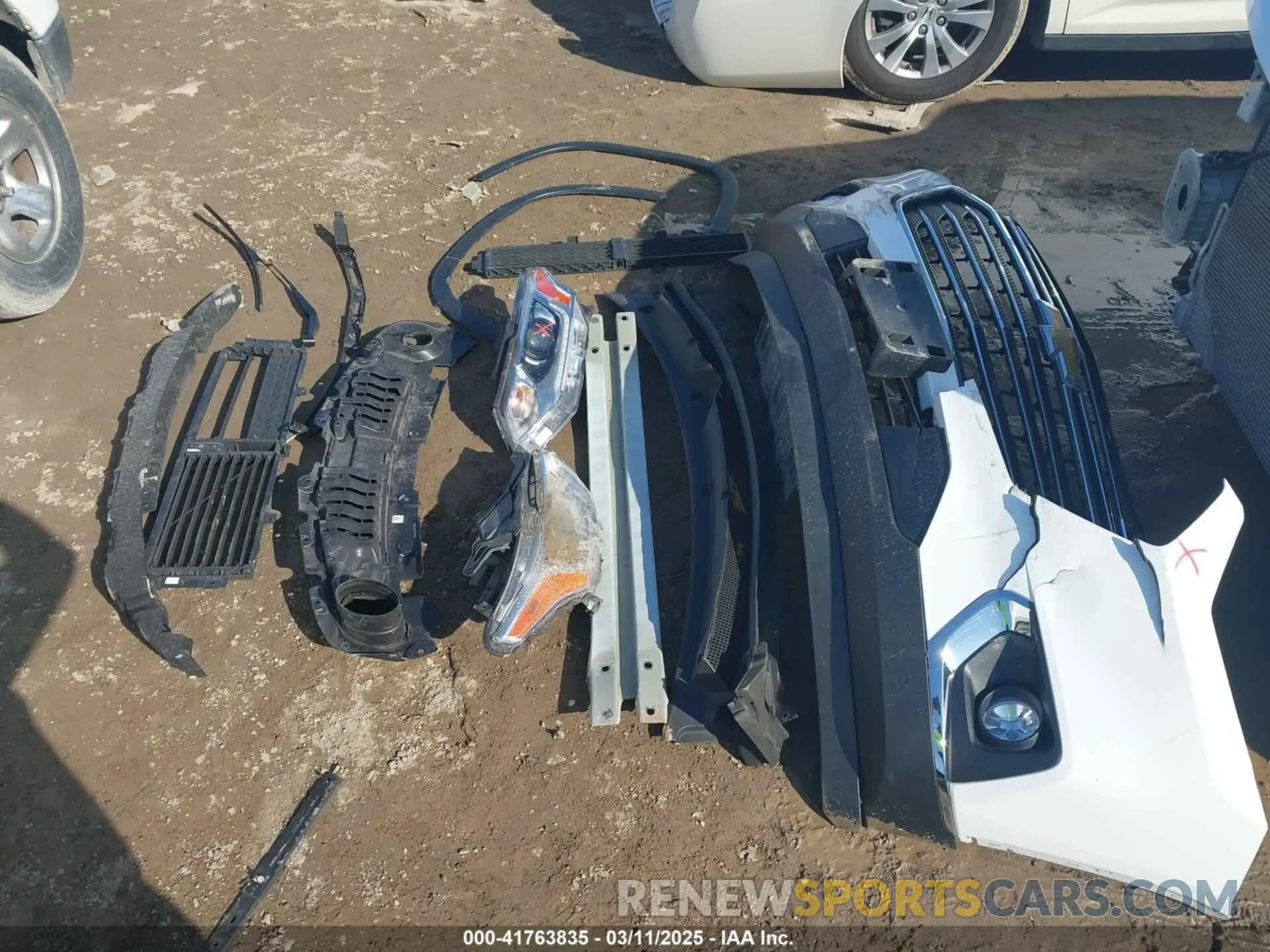 12 Photograph of a damaged car 1GNERGKW7KJ318482 CHEVROLET TRAVERSE 2019