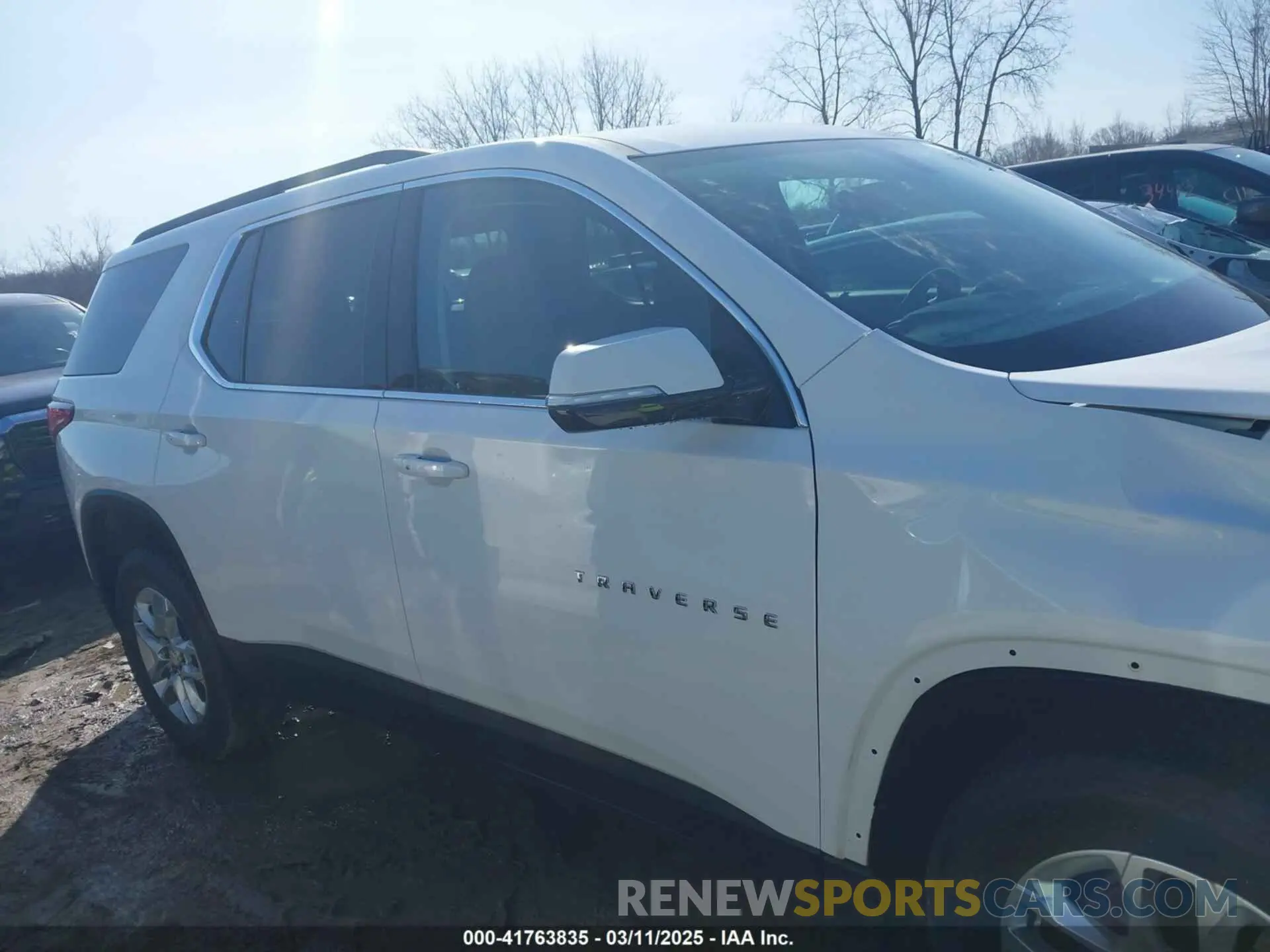 14 Photograph of a damaged car 1GNERGKW7KJ318482 CHEVROLET TRAVERSE 2019