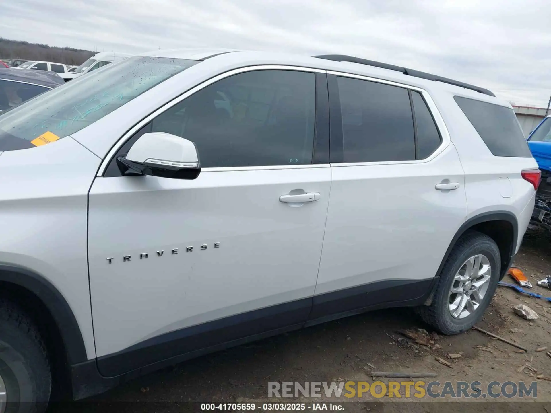 15 Photograph of a damaged car 1GNERGKW8KJ106481 CHEVROLET TRAVERSE 2019