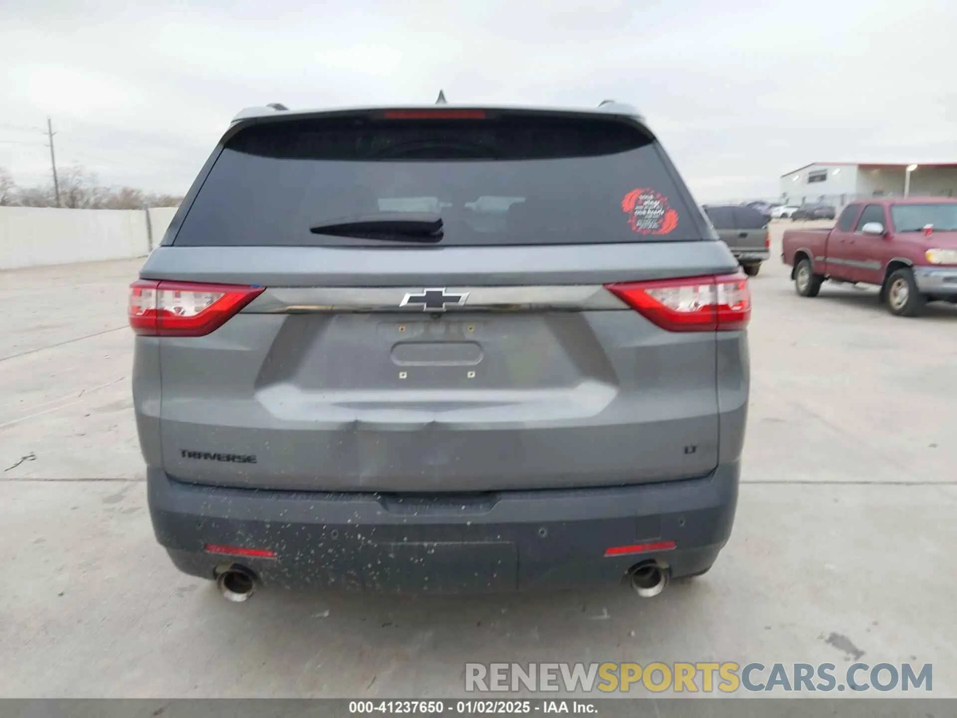 16 Photograph of a damaged car 1GNERGKW8KJ137455 CHEVROLET TRAVERSE 2019