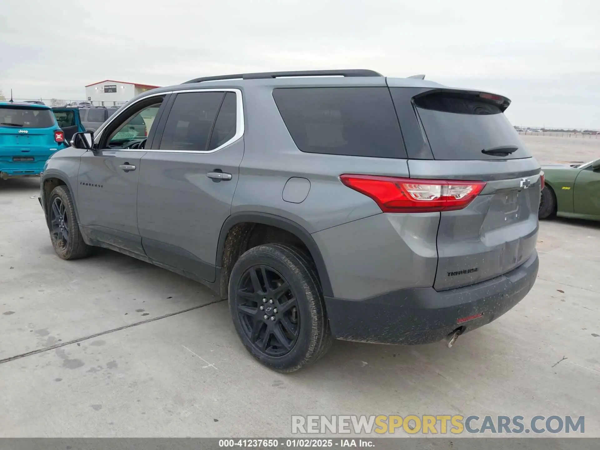 3 Photograph of a damaged car 1GNERGKW8KJ137455 CHEVROLET TRAVERSE 2019