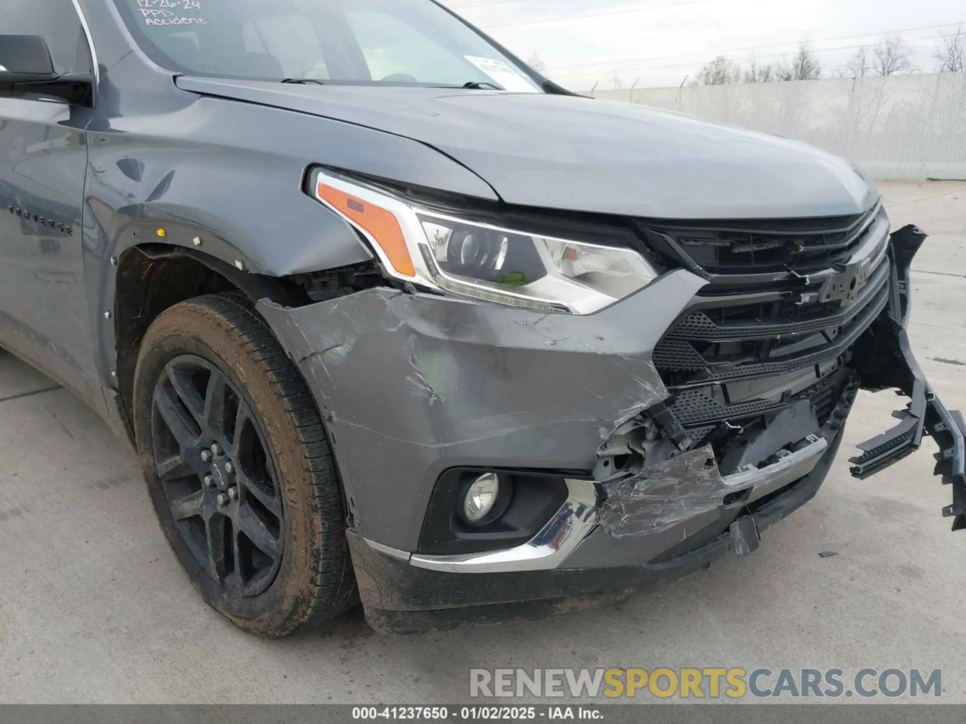 6 Photograph of a damaged car 1GNERGKW8KJ137455 CHEVROLET TRAVERSE 2019