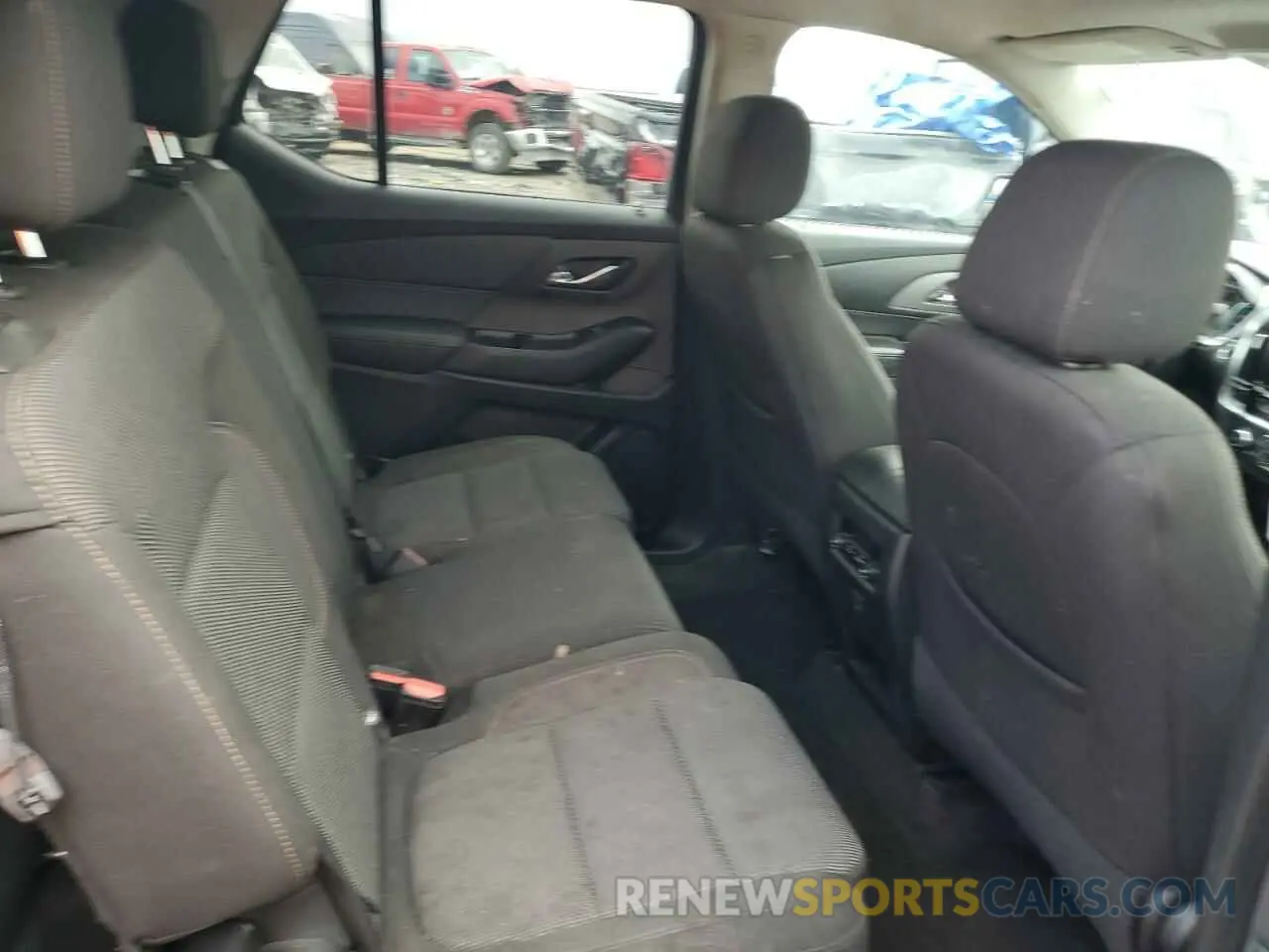11 Photograph of a damaged car 1GNERGKW8KJ258275 CHEVROLET TRAVERSE 2019