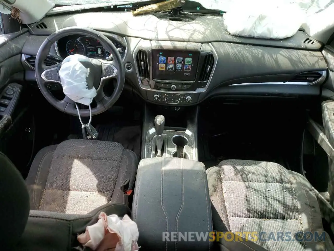 8 Photograph of a damaged car 1GNERGKW8KJ313002 CHEVROLET TRAVERSE 2019