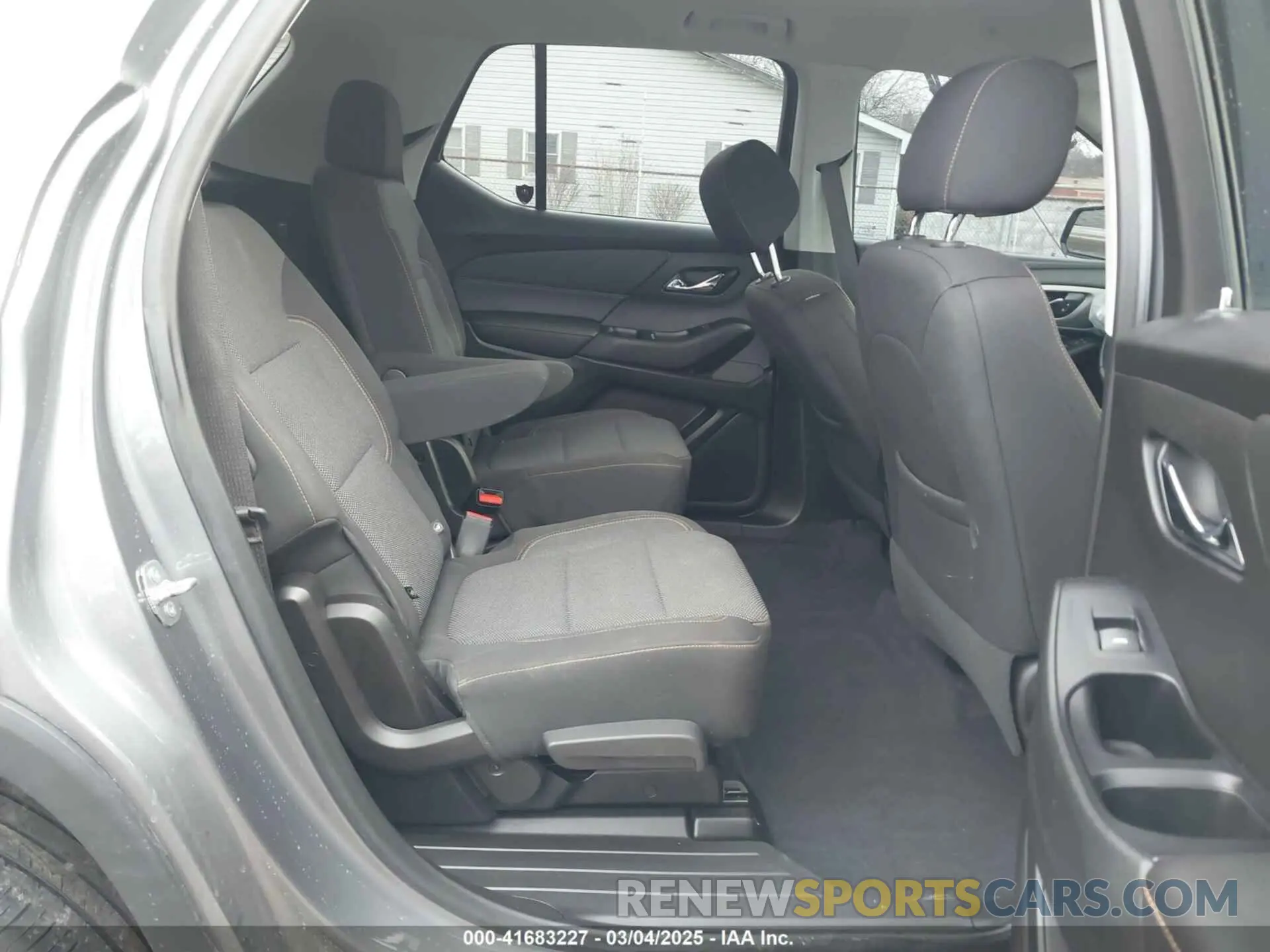 8 Фотография поврежденного автомобиля 1GNERGKW9KJ276624 CHEVROLET TRAVERSE 2019