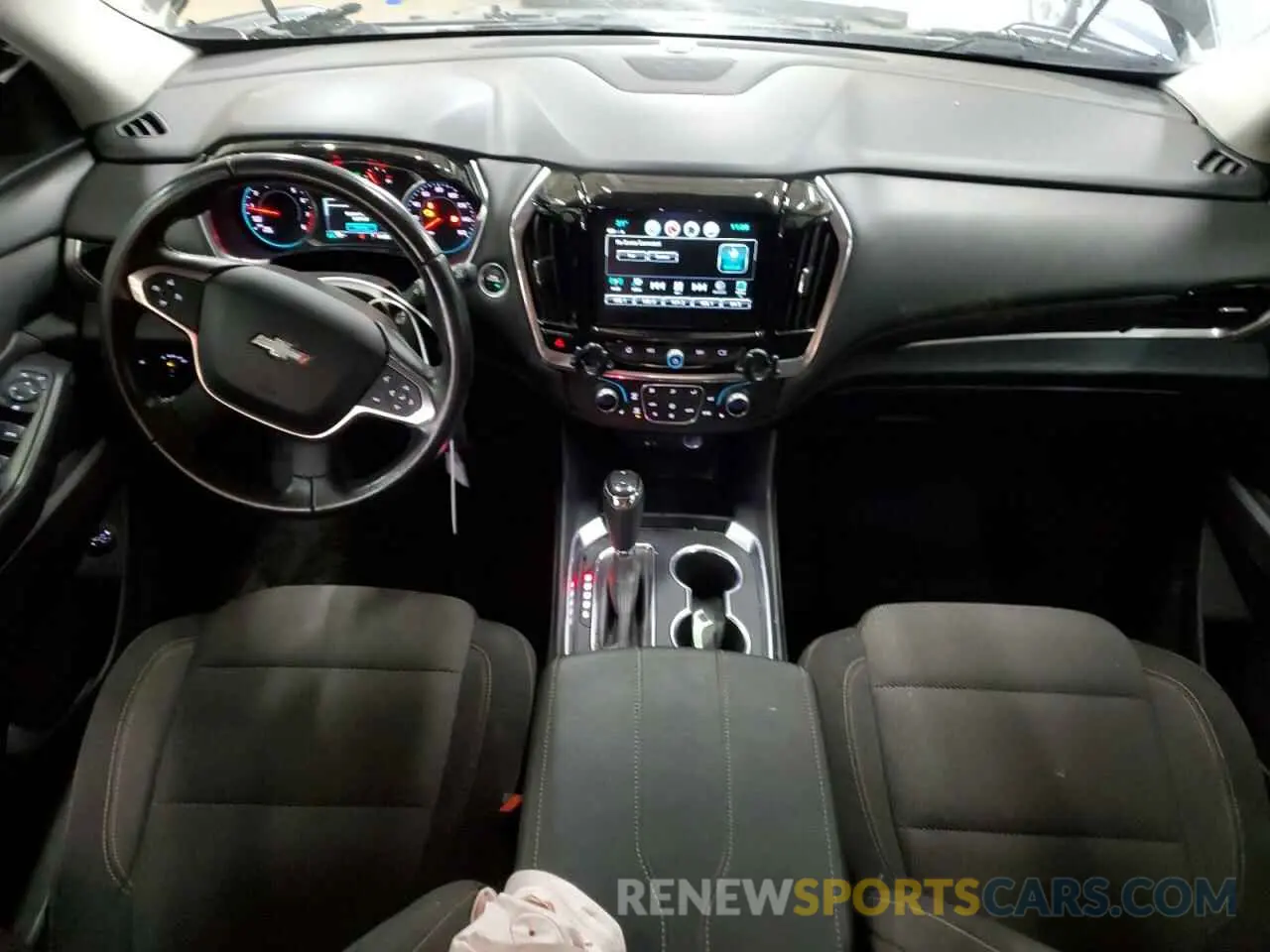 8 Photograph of a damaged car 1GNERGKW9KJ287140 CHEVROLET TRAVERSE 2019