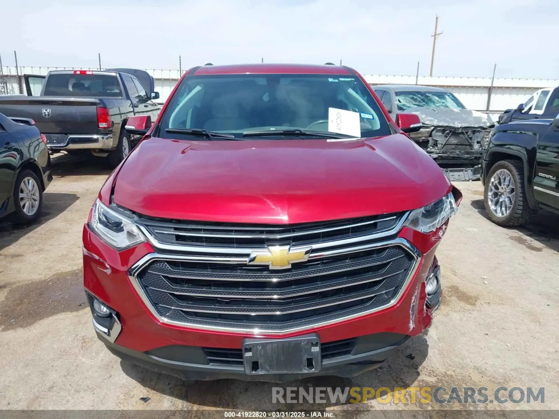 11 Photograph of a damaged car 1GNERGKWXKJ256379 CHEVROLET TRAVERSE 2019