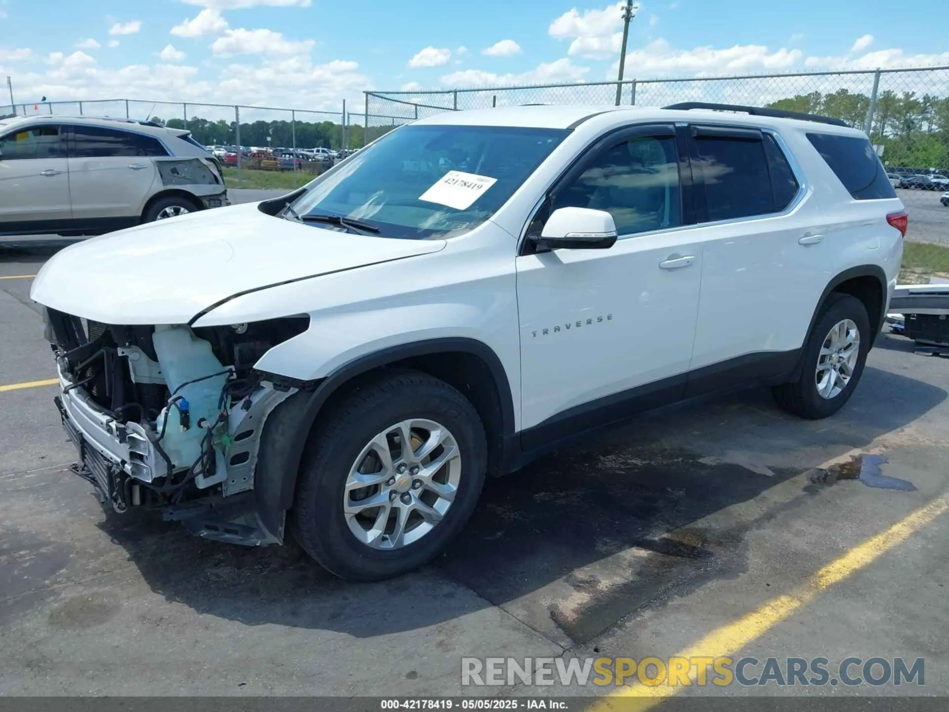 2 Photograph of a damaged car 1GNERHKW0KJ221310 CHEVROLET TRAVERSE 2019