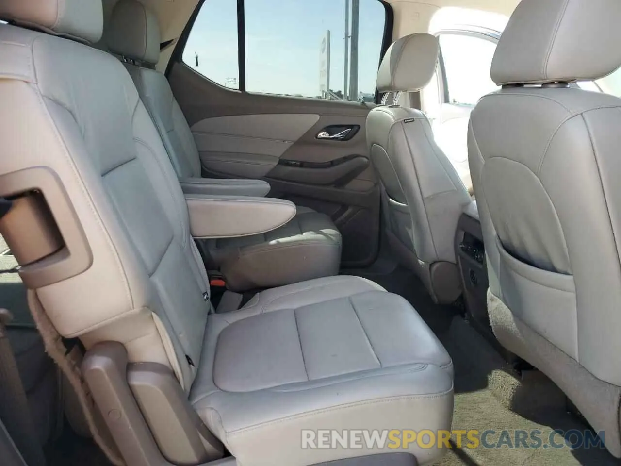 12 Photograph of a damaged car 1GNERHKW2KJ245737 CHEVROLET TRAVERSE 2019