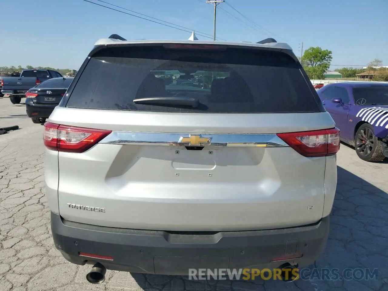 6 Photograph of a damaged car 1GNERHKW2KJ245737 CHEVROLET TRAVERSE 2019