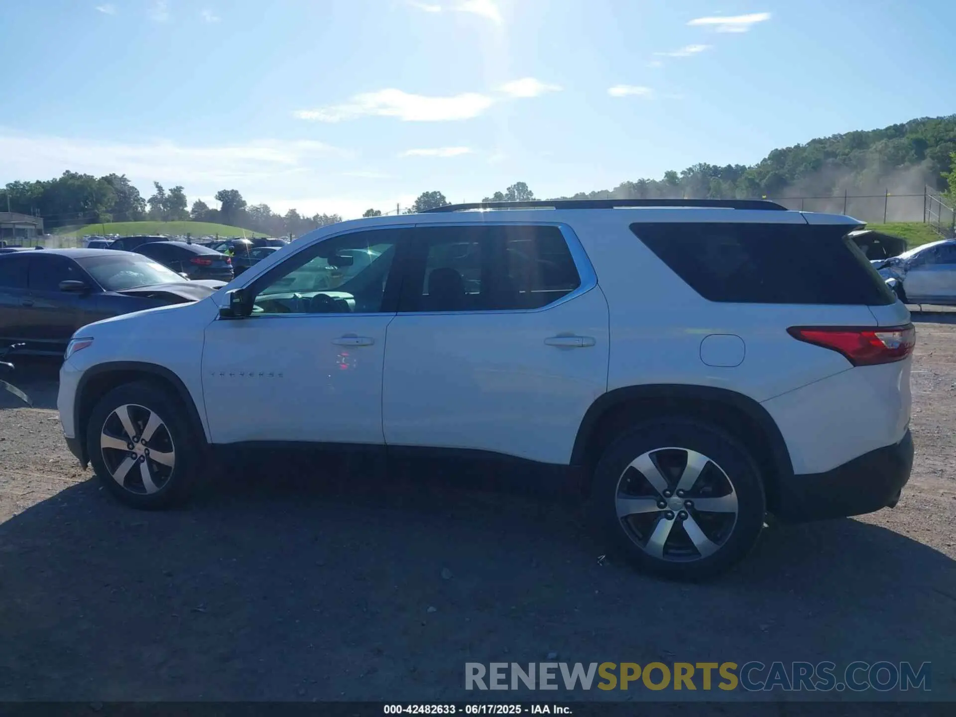 14 Photograph of a damaged car 1GNERHKW3KJ286426 CHEVROLET TRAVERSE 2019