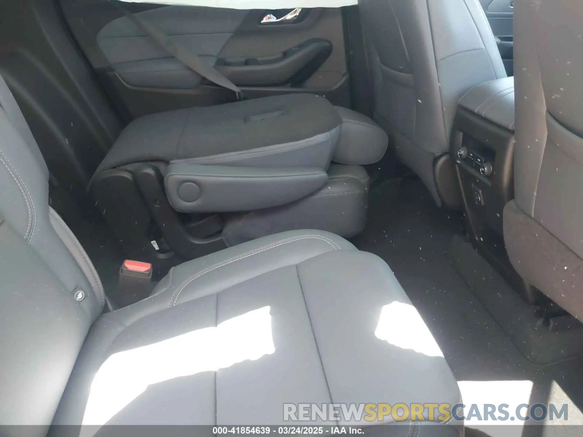 8 Фотография поврежденного автомобиля 1GNERHKW4KJ141055 CHEVROLET TRAVERSE 2019