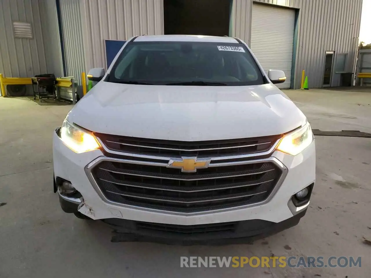 5 Photograph of a damaged car 1GNERHKW4KJ143114 CHEVROLET TRAVERSE 2019