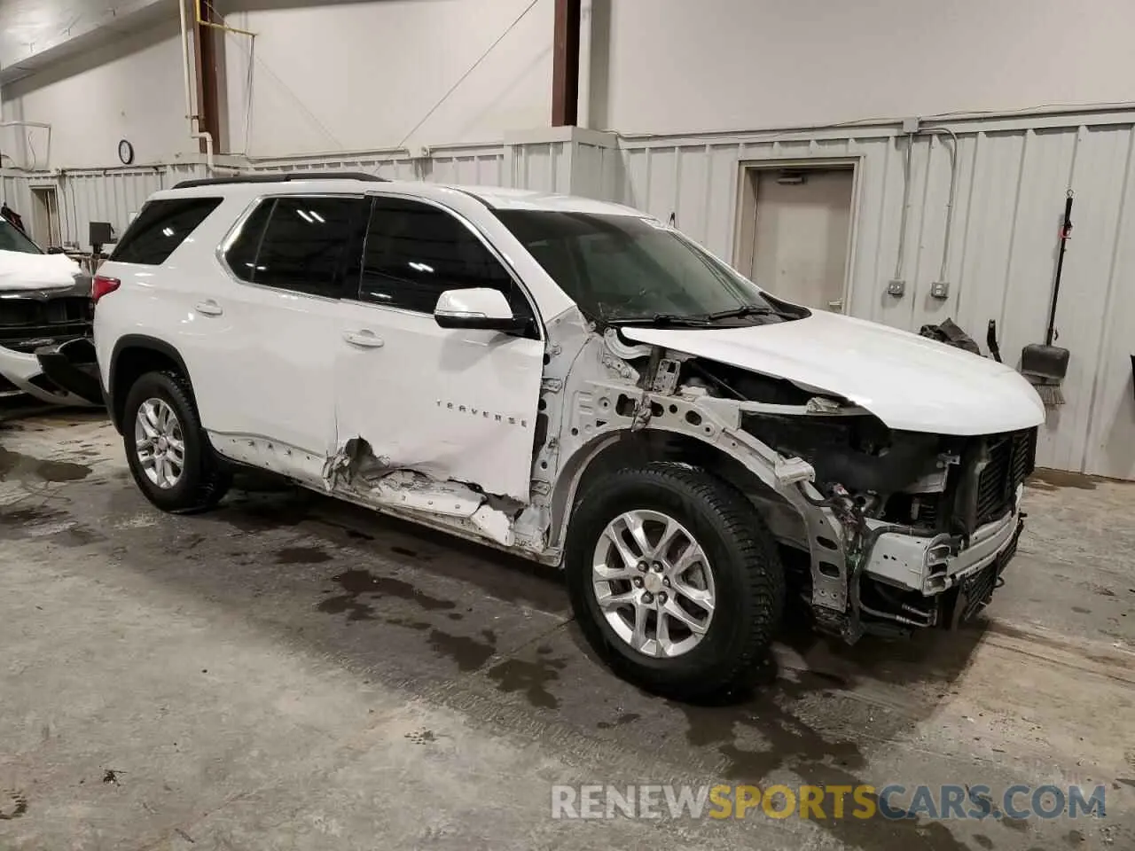4 Фотография поврежденного автомобиля 1GNERHKW7KJ160912 CHEVROLET TRAVERSE 2019