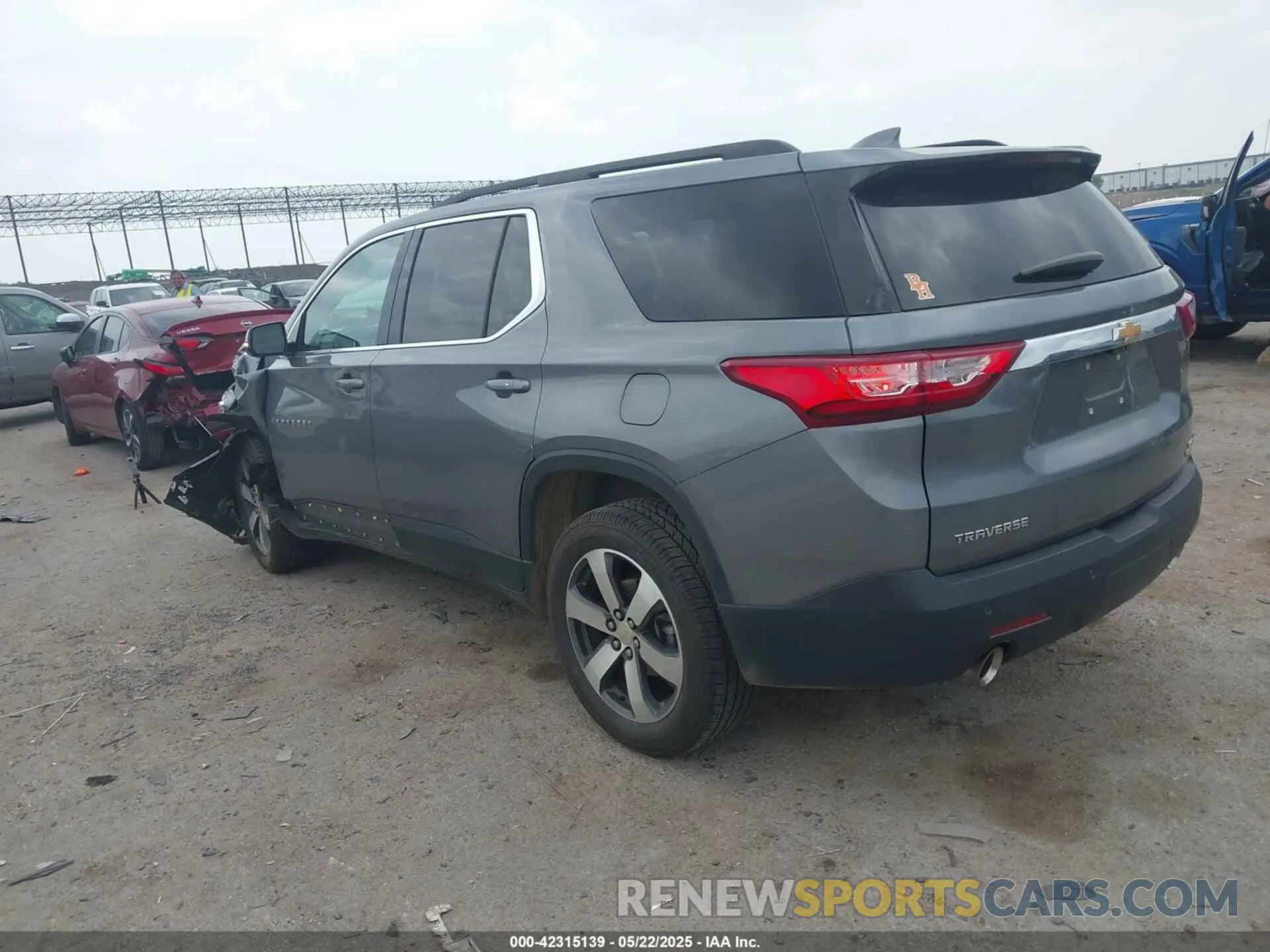 3 Фотография поврежденного автомобиля 1GNERHKW7KJ289460 CHEVROLET TRAVERSE 2019
