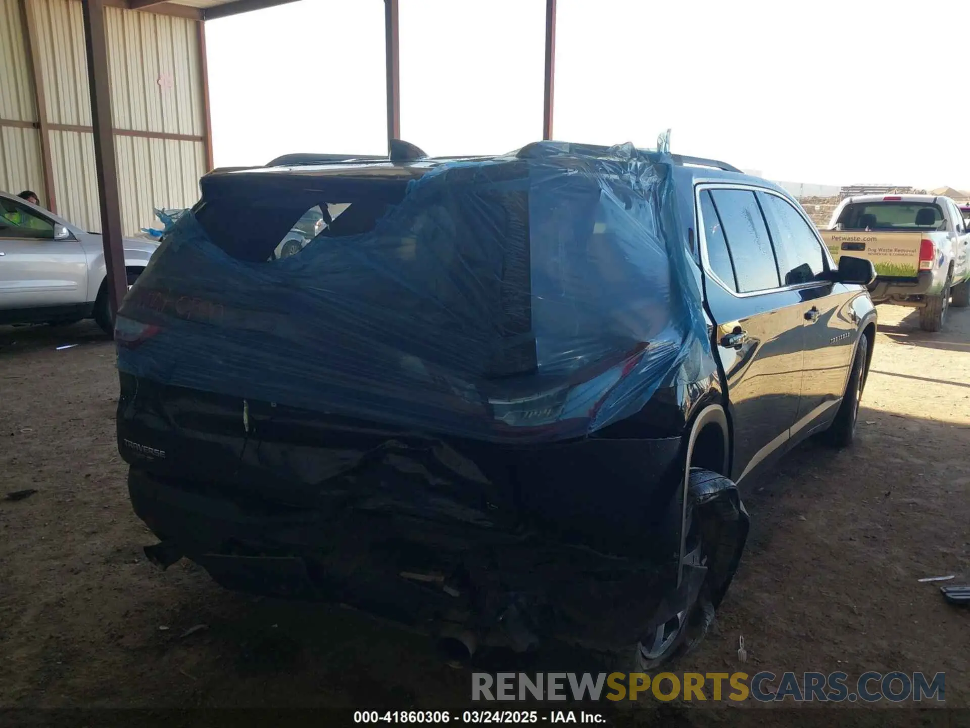 4 Photograph of a damaged car 1GNERHKW8KJ196799 CHEVROLET TRAVERSE 2019