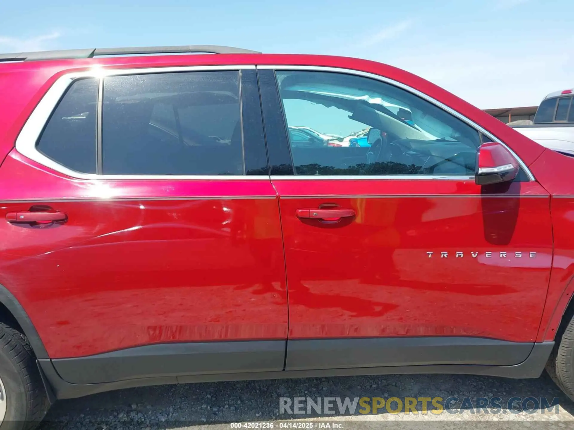 13 Photograph of a damaged car 1GNERHKW8KJ248190 CHEVROLET TRAVERSE 2019