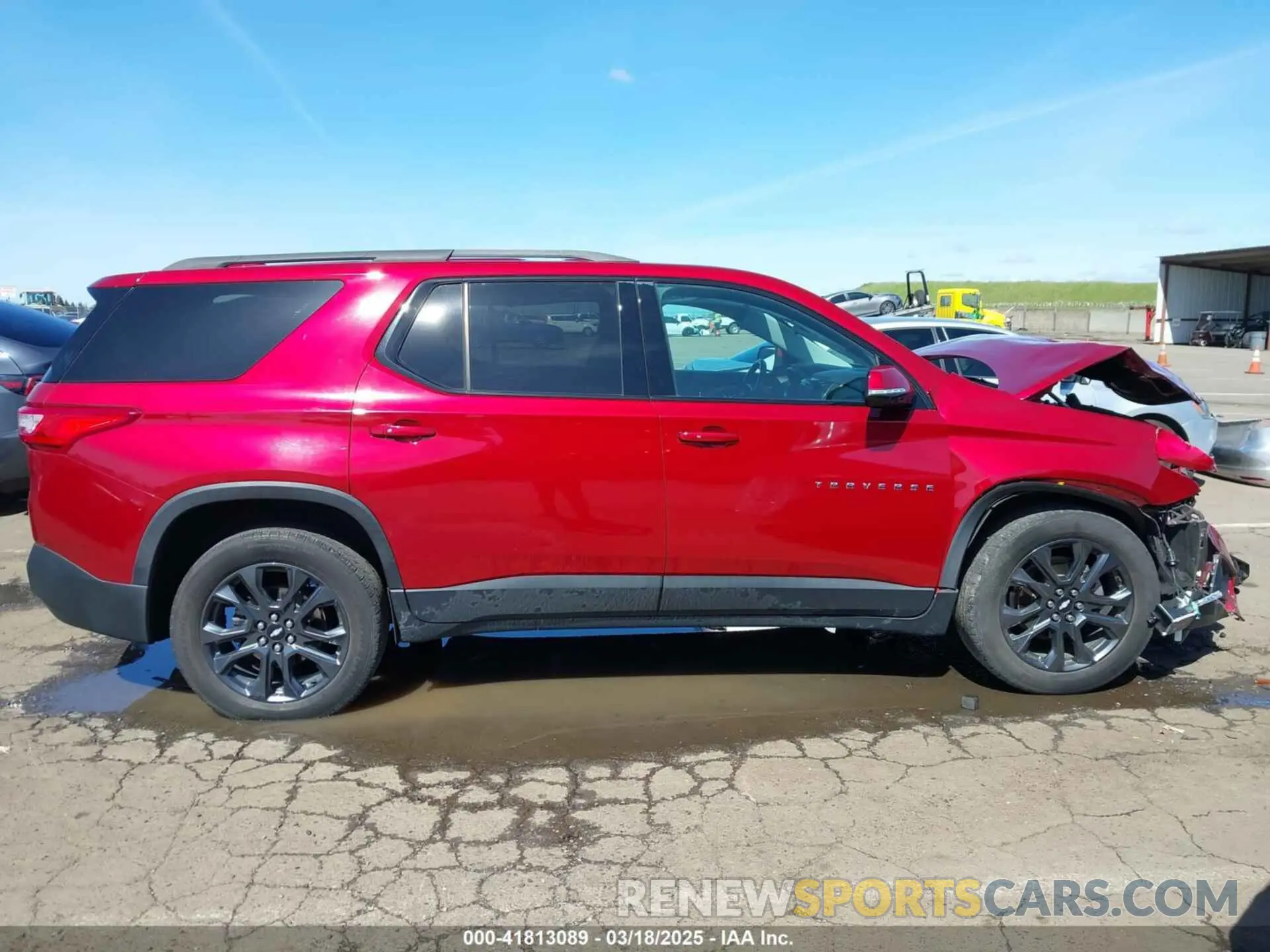 13 Photograph of a damaged car 1GNERJKW7KJ297338 CHEVROLET TRAVERSE 2019