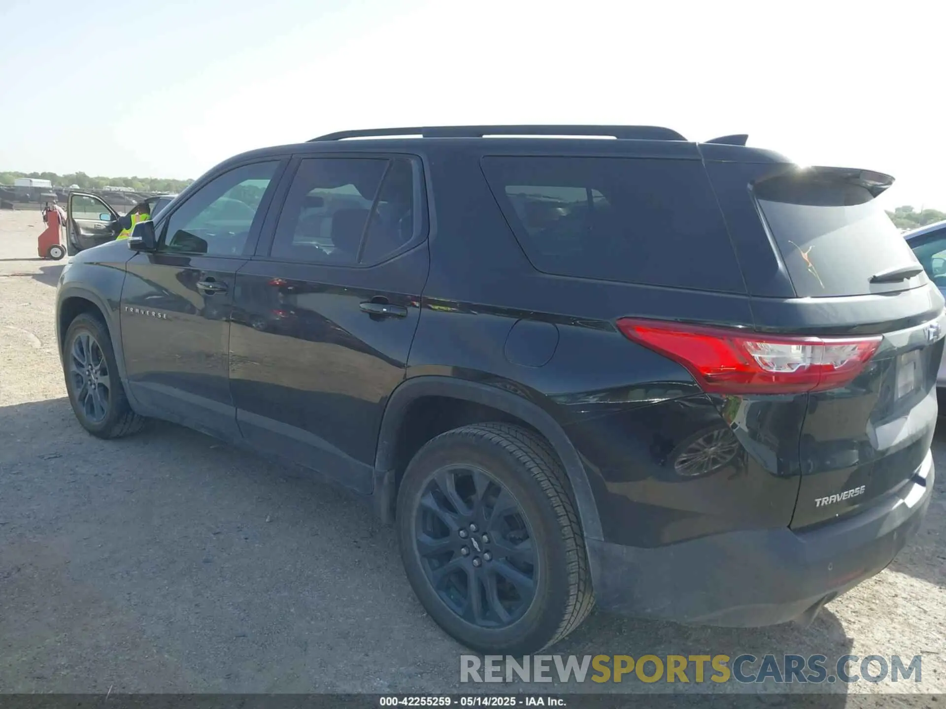 3 Photograph of a damaged car 1GNERJKX7KJ247578 CHEVROLET TRAVERSE 2019