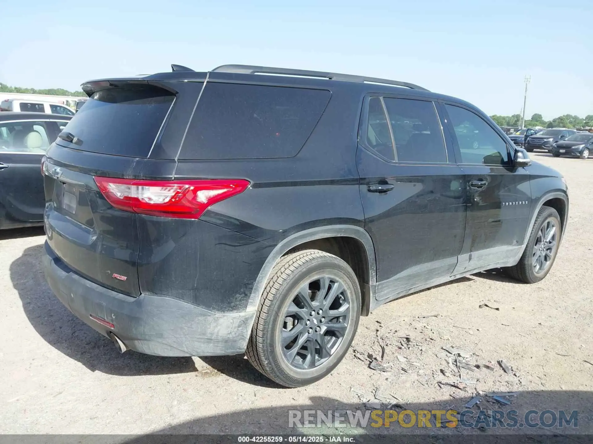 4 Photograph of a damaged car 1GNERJKX7KJ247578 CHEVROLET TRAVERSE 2019