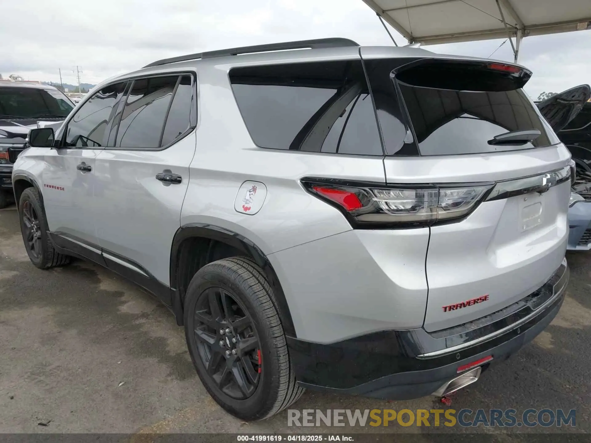 3 Фотография поврежденного автомобиля 1GNERKKW3KJ192642 CHEVROLET TRAVERSE 2019