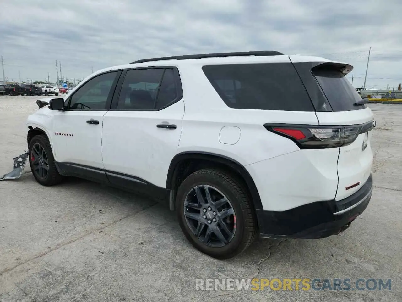 2 Photograph of a damaged car 1GNERKKW3KJ316442 CHEVROLET TRAVERSE 2019