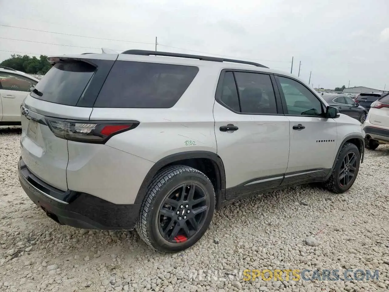 3 Photograph of a damaged car 1GNERKKW4KJ298050 CHEVROLET TRAVERSE 2019