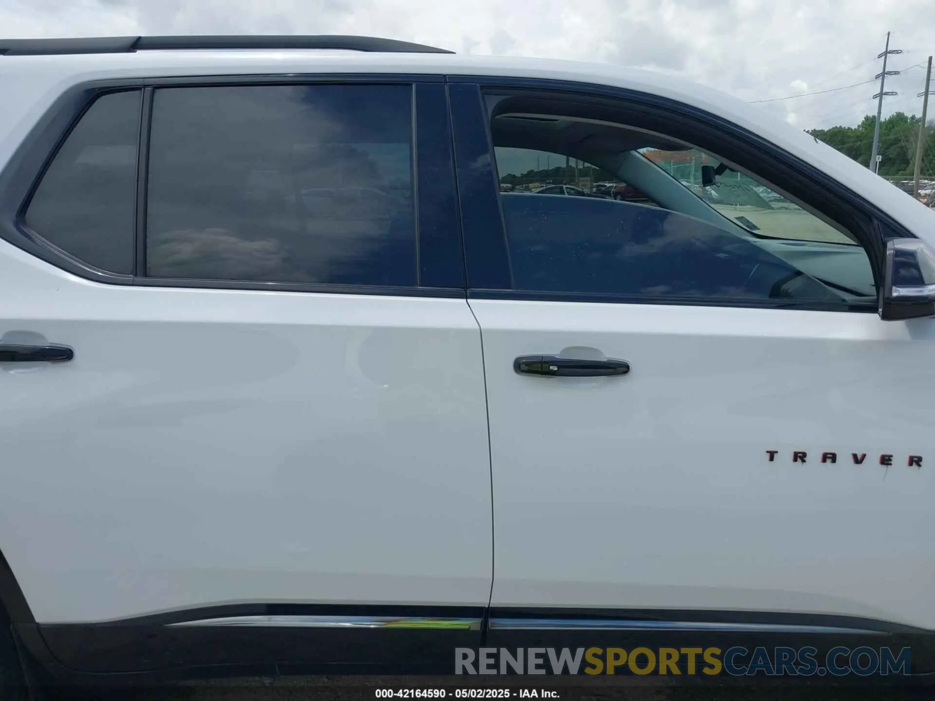 14 Photograph of a damaged car 1GNERKKW5KJ287770 CHEVROLET TRAVERSE 2019