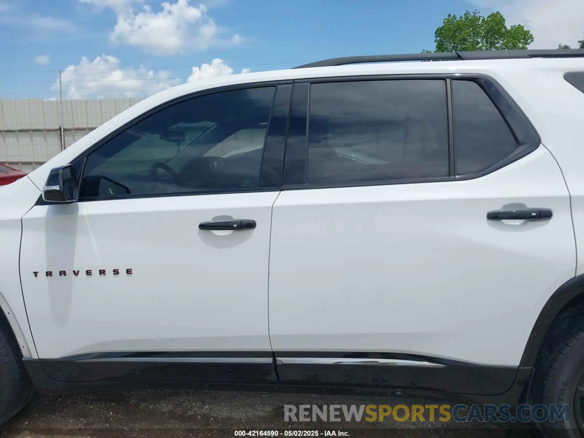 15 Photograph of a damaged car 1GNERKKW5KJ287770 CHEVROLET TRAVERSE 2019