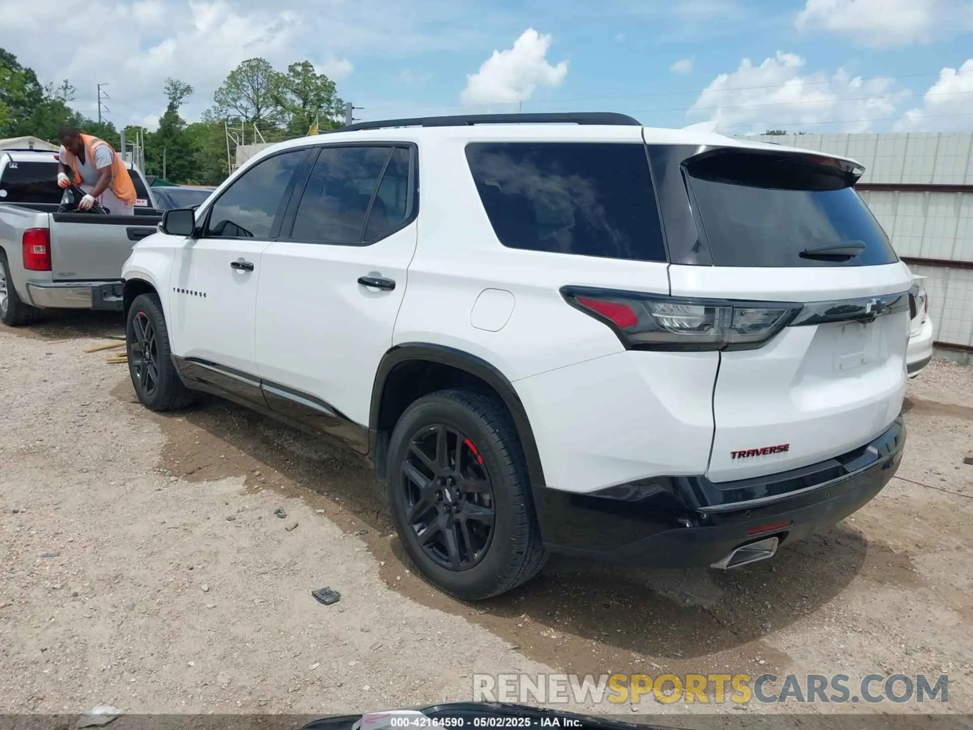 3 Photograph of a damaged car 1GNERKKW5KJ287770 CHEVROLET TRAVERSE 2019