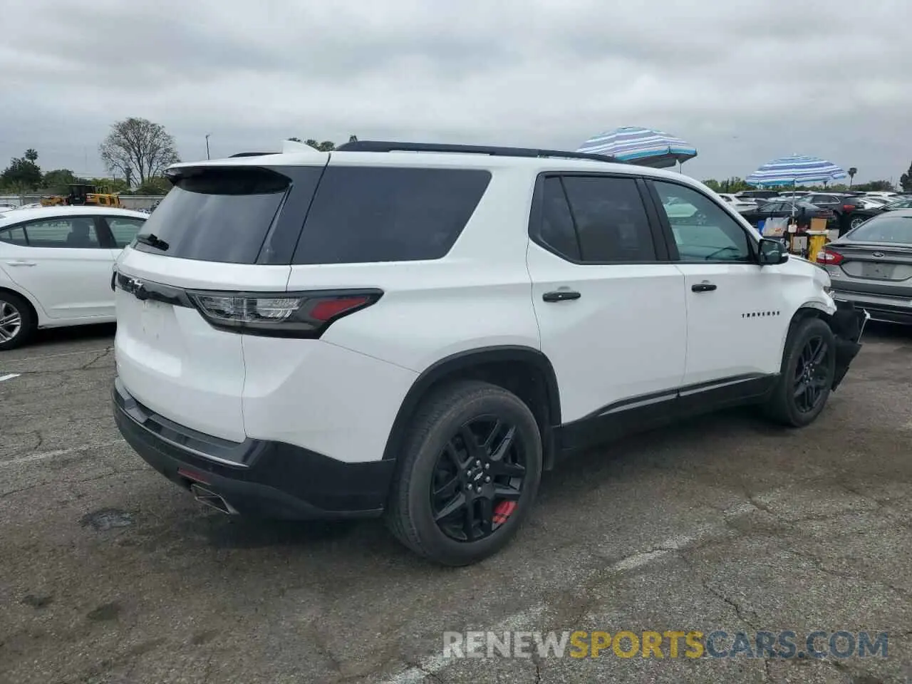 3 Фотография поврежденного автомобиля 1GNERKKW8KJ191938 CHEVROLET TRAVERSE 2019