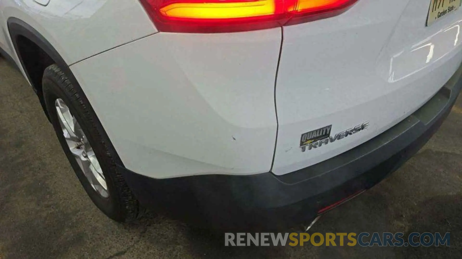 15 Photograph of a damaged car 1GNERMKW2KJ218773 CHEVROLET TRAVERSE 2019