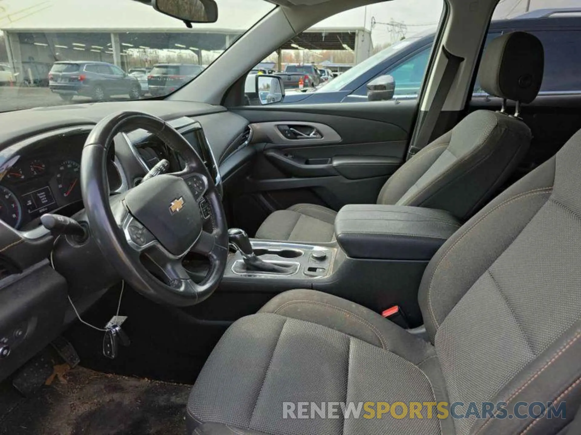 18 Photograph of a damaged car 1GNERMKW2KJ218773 CHEVROLET TRAVERSE 2019