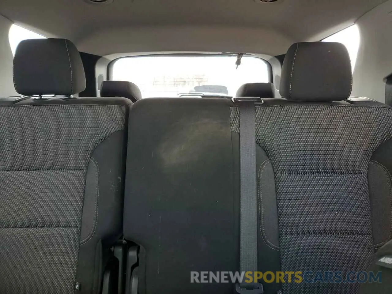 10 Photograph of a damaged car 1GNEVFKW0KJ159231 CHEVROLET TRAVERSE 2019