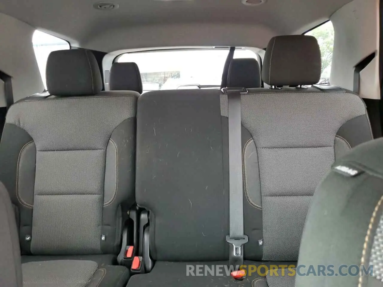 10 Photograph of a damaged car 1GNEVFKW0KJ202045 CHEVROLET TRAVERSE 2019