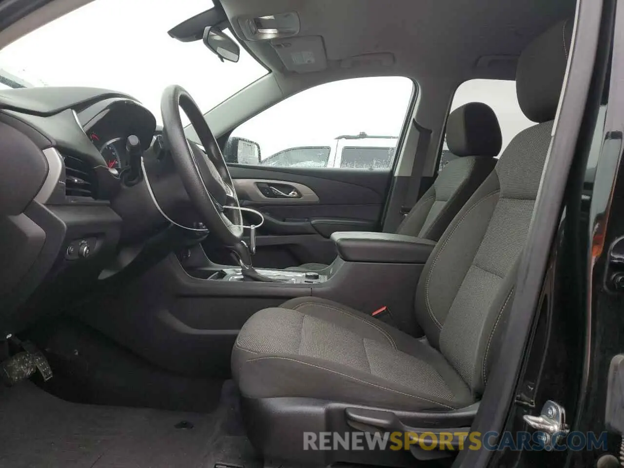 7 Photograph of a damaged car 1GNEVFKW0KJ202045 CHEVROLET TRAVERSE 2019