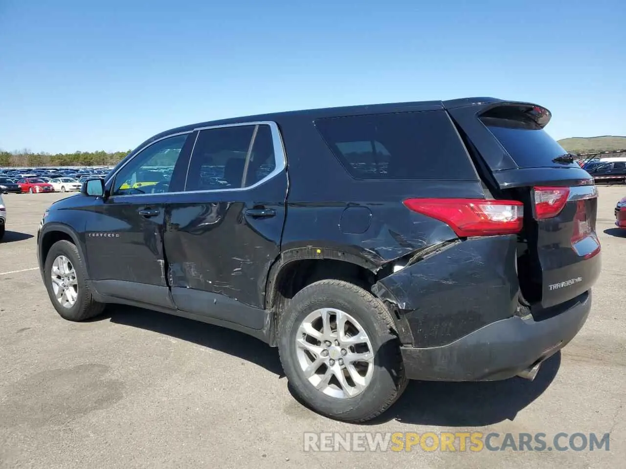 2 Фотография поврежденного автомобиля 1GNEVFKW1KJ243896 CHEVROLET TRAVERSE 2019