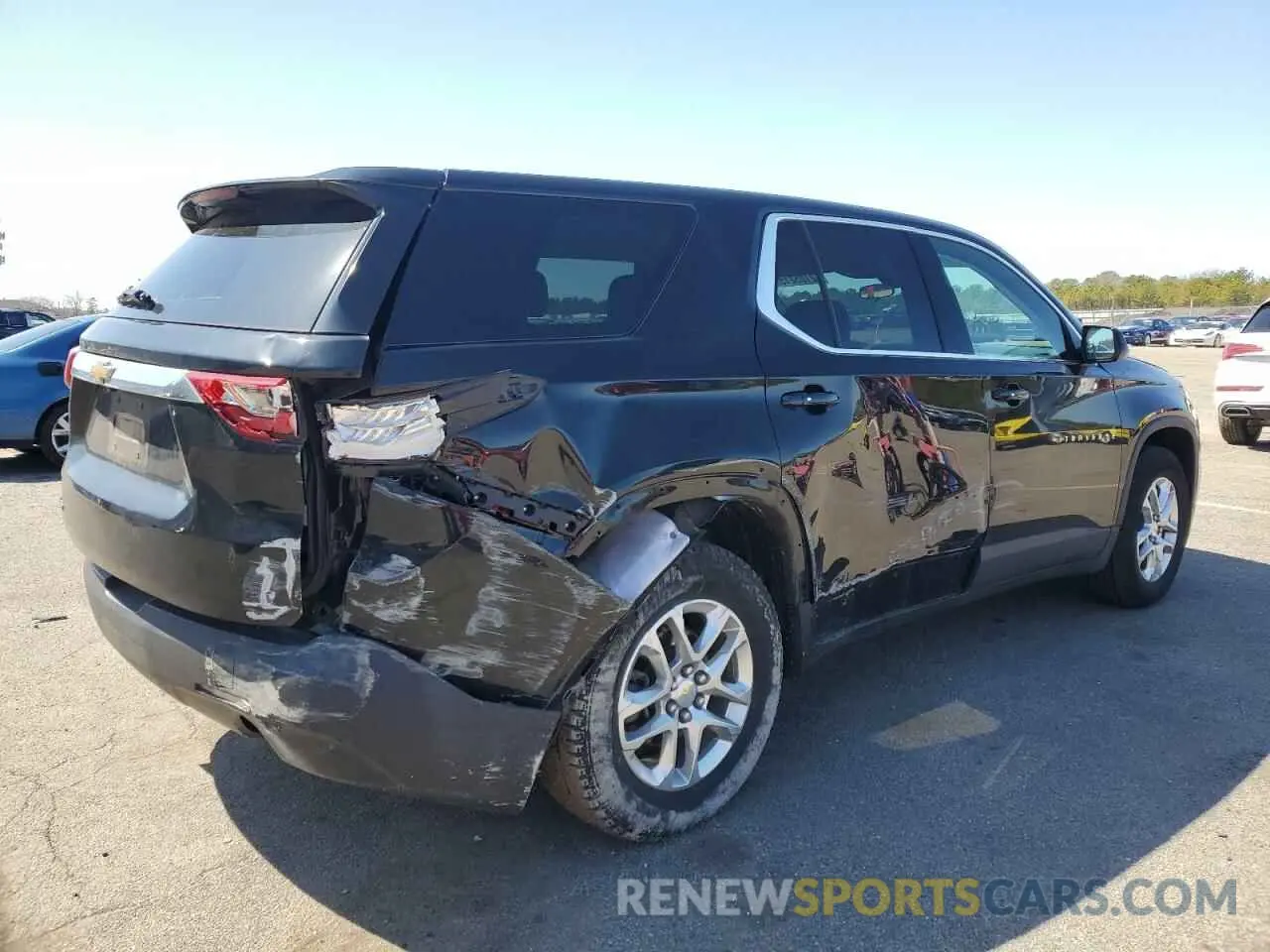 3 Фотография поврежденного автомобиля 1GNEVFKW1KJ243896 CHEVROLET TRAVERSE 2019