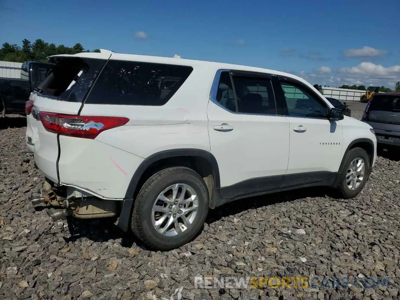 3 Photograph of a damaged car 1GNEVFKW2KJ185667 CHEVROLET TRAVERSE 2019