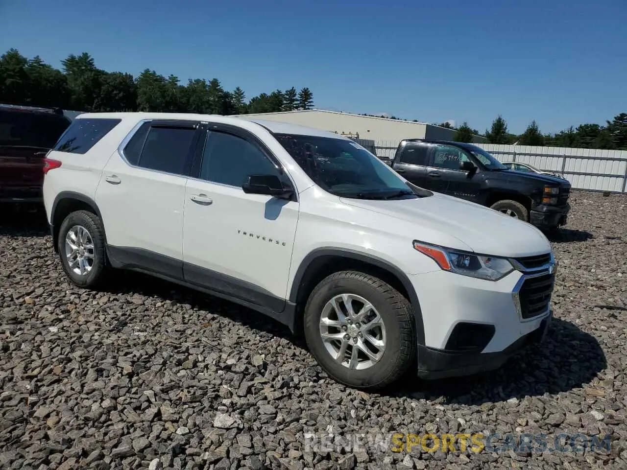4 Photograph of a damaged car 1GNEVFKW2KJ185667 CHEVROLET TRAVERSE 2019