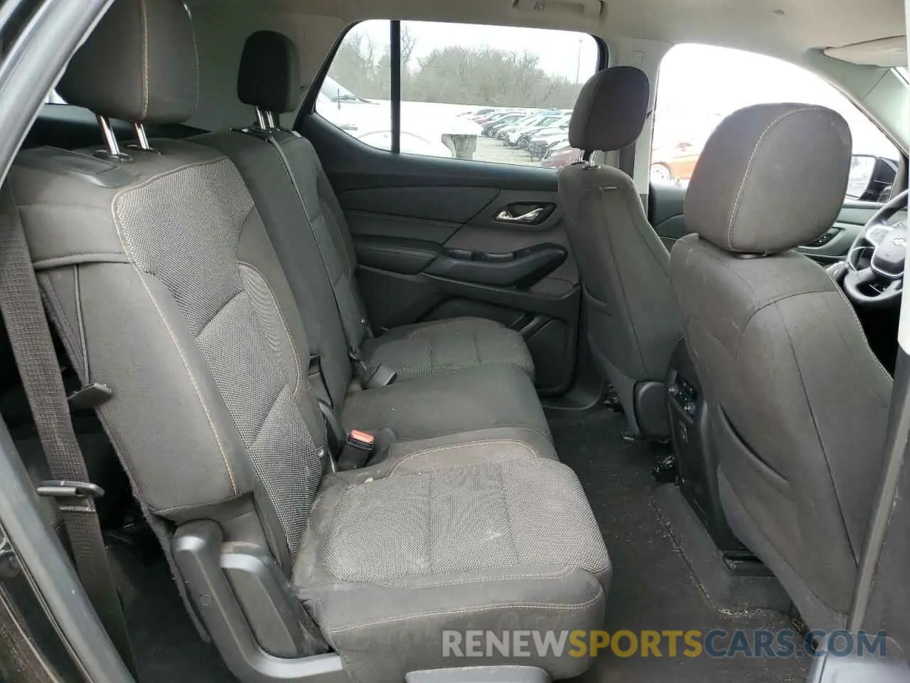 11 Photograph of a damaged car 1GNEVFKW4KJ131822 CHEVROLET TRAVERSE 2019