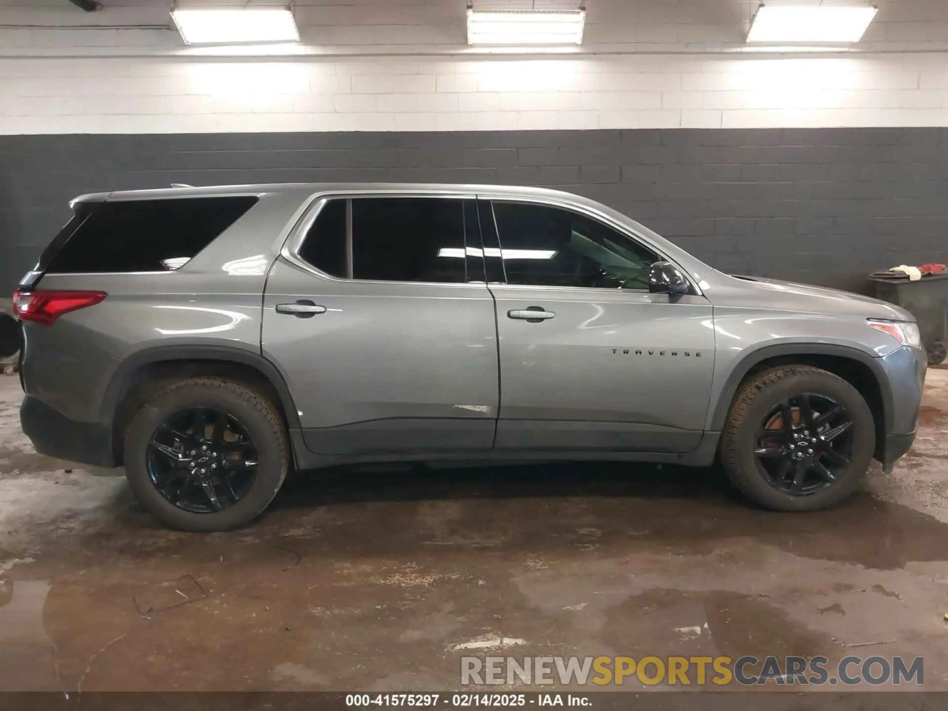 13 Photograph of a damaged car 1GNEVFKW7KJ244115 CHEVROLET TRAVERSE 2019