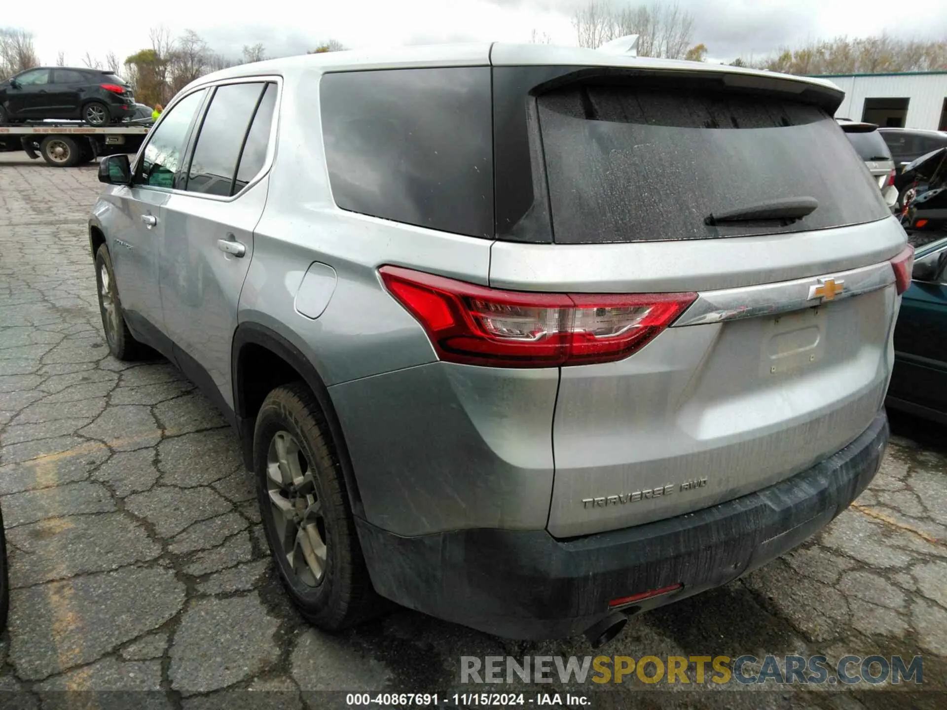 3 Фотография поврежденного автомобиля 1GNEVFKWXKJ161228 CHEVROLET TRAVERSE 2019
