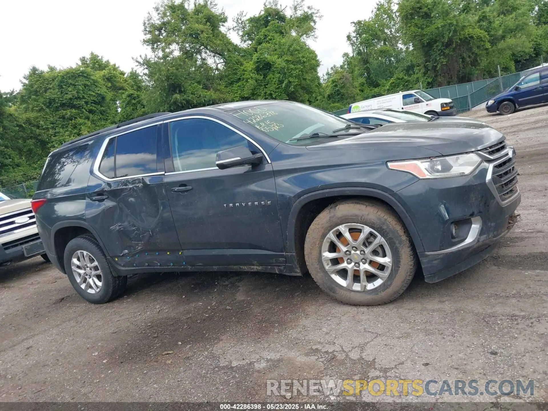 13 Фотография поврежденного автомобиля 1GNEVGKW0KJ105711 CHEVROLET TRAVERSE 2019
