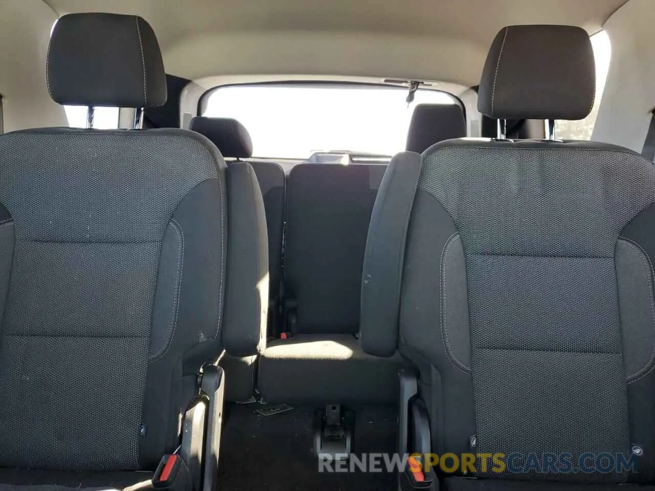 10 Photograph of a damaged car 1GNEVGKW0KJ308565 CHEVROLET TRAVERSE 2019