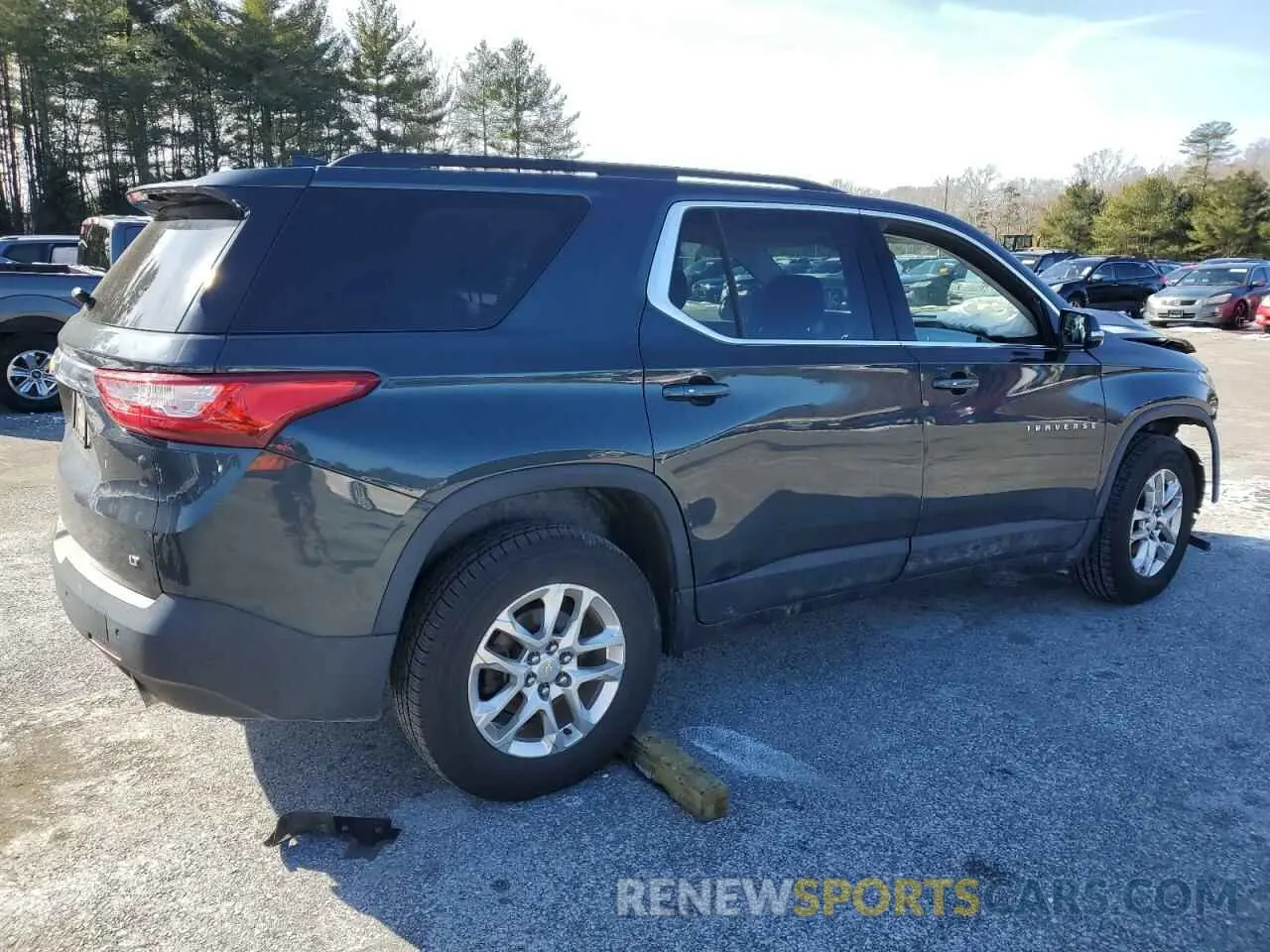 3 Photograph of a damaged car 1GNEVGKW0KJ308565 CHEVROLET TRAVERSE 2019