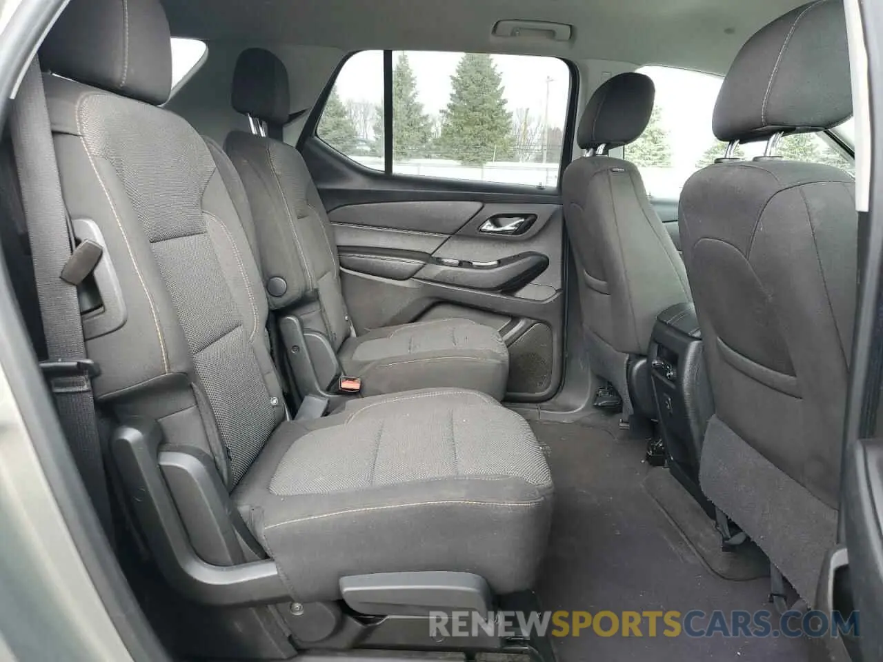 11 Photograph of a damaged car 1GNEVGKW1KJ105362 CHEVROLET TRAVERSE 2019