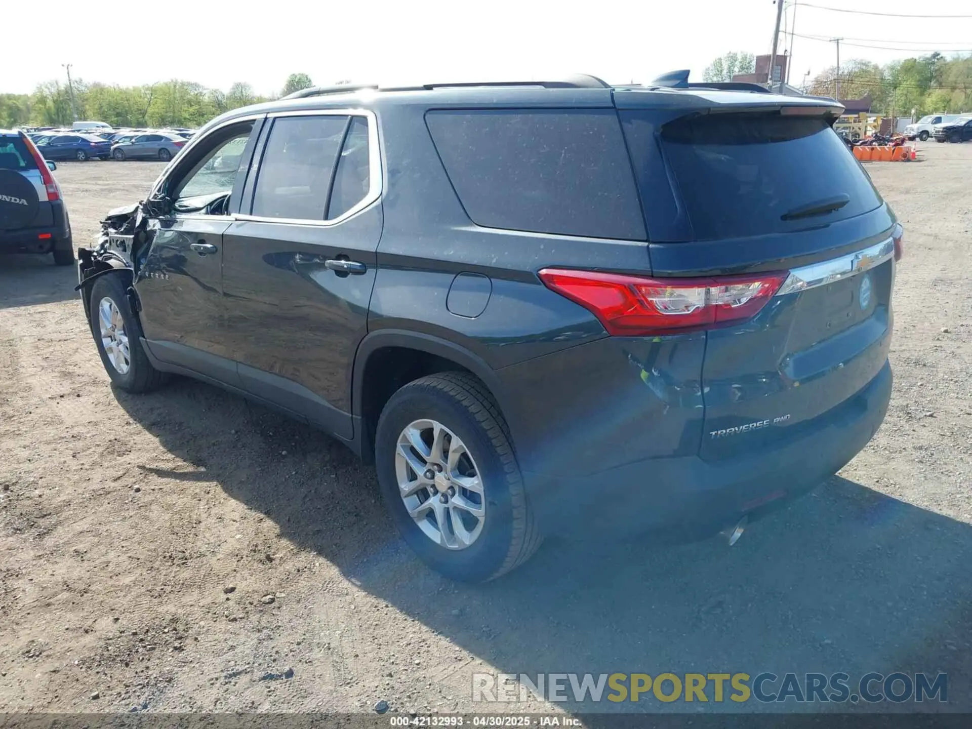 3 Photograph of a damaged car 1GNEVGKW1KJ168722 CHEVROLET TRAVERSE 2019