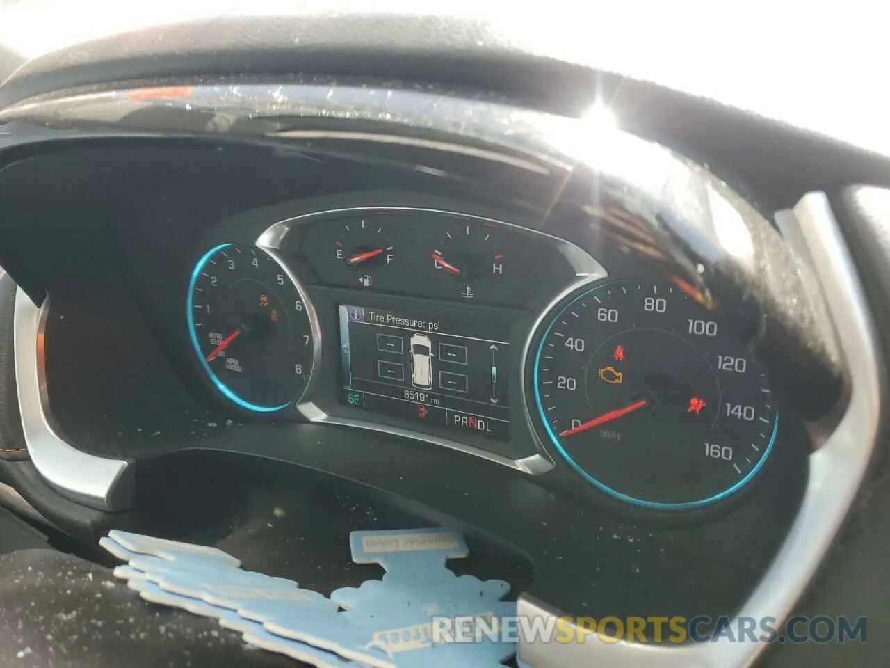 9 Photograph of a damaged car 1GNEVGKW2KJ122719 CHEVROLET TRAVERSE 2019