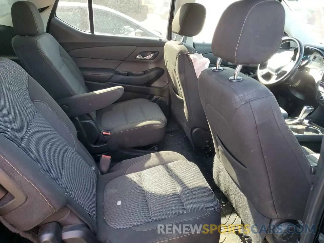 11 Photograph of a damaged car 1GNEVGKW3KJ159911 CHEVROLET TRAVERSE 2019